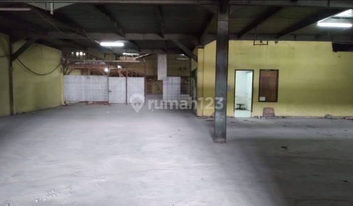 Disewakan gudang dengan konstruksi baja  3