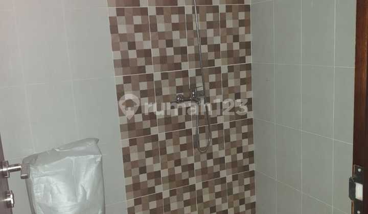 House for Sale in Mekar Wangi, Ready to Occupy, Strategic Location 2