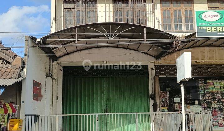 3-Storey Shophouse in Strategic Denpasar City Center 1