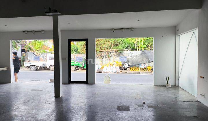 GLASS DOOR SHOP / COMMERCIAL SPACE FOR RENT IN BERAWA CANGGU  2