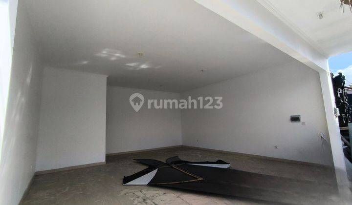 COMMERCIAL SPACE FOR RENT / SHOP IN BERAWA BEACH  2