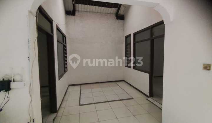 Rumah Tengah Kota Akses Mobil Strategis Achmad Yani (fh) 2