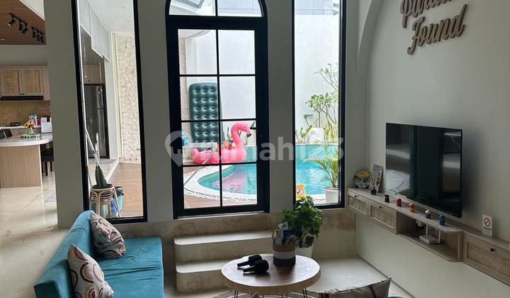 Rumah Full Furnished Kolam Renang Kota Baru Parahyangan (ac)