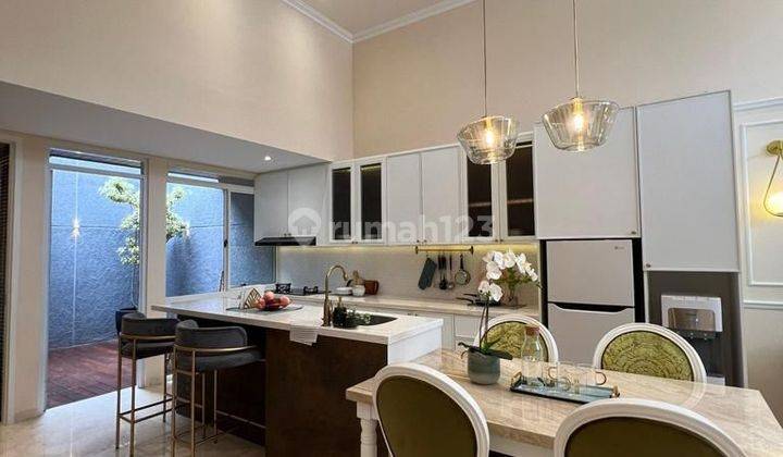 RUMAH LUX FULL FURNISHED KOTA BARU PARAHYANGAN 1