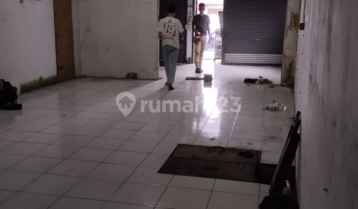 RUANG USAHA MAINROAD (JALAN BESAR) SOEKARNO HATTA RUANG USAHA MAINROAD (JALAN BESAR) SOEKARNO HATTA