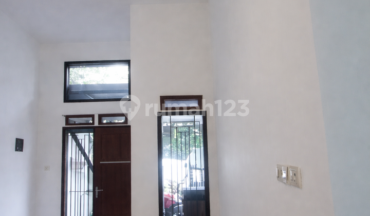 Rumah Akses Mobil Luas Dekat Universitas Telkom Ciganitri (Fh)