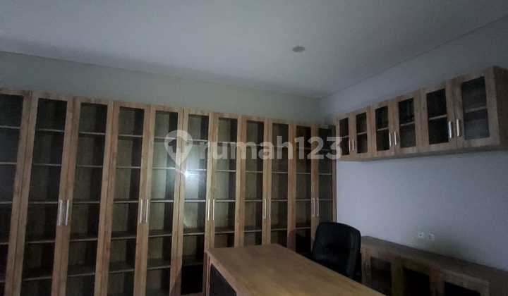 Ruko Mainroad Ex Kantor Strategis (fh)