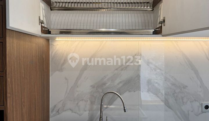 Fully Furnished Shophouse Ready to Live In, Wide Access, Near Asia Africa Street 2