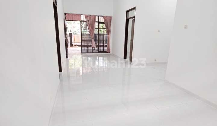 Rumah Sangat Terawat Batununggal (Sd)