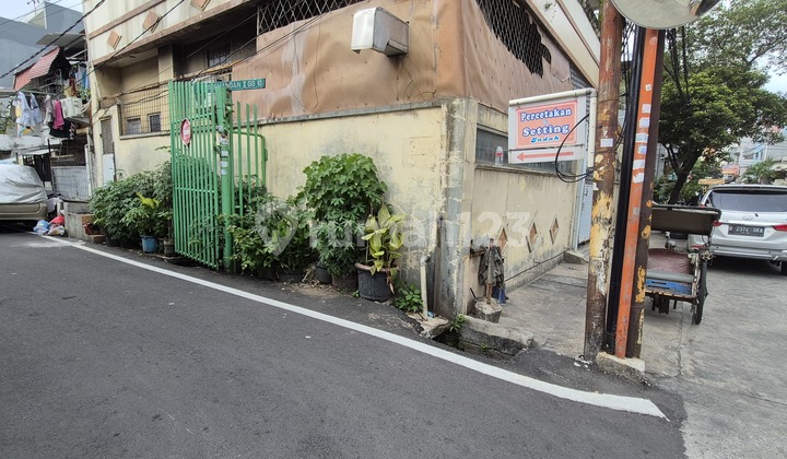 For Sale, Pademangan House, Strategic Location 2