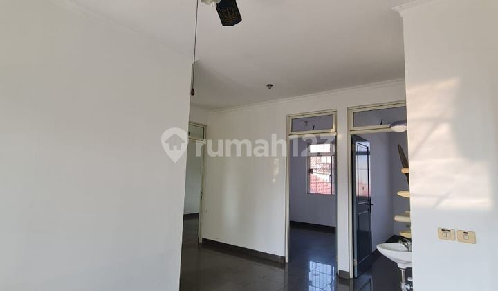 DIJUAL RUMAH SIAP HUNI 4BR UNFURNISHED di Taman Semanan Indah, jakarta barat