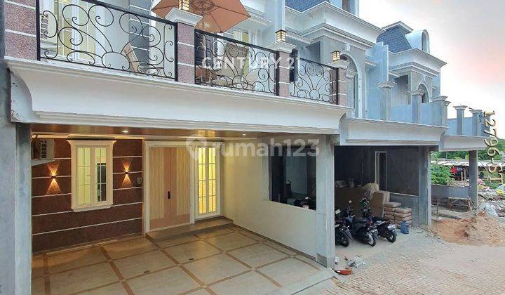 Excusive Townhouse Premium With Balcony Di Jagakarsa 1