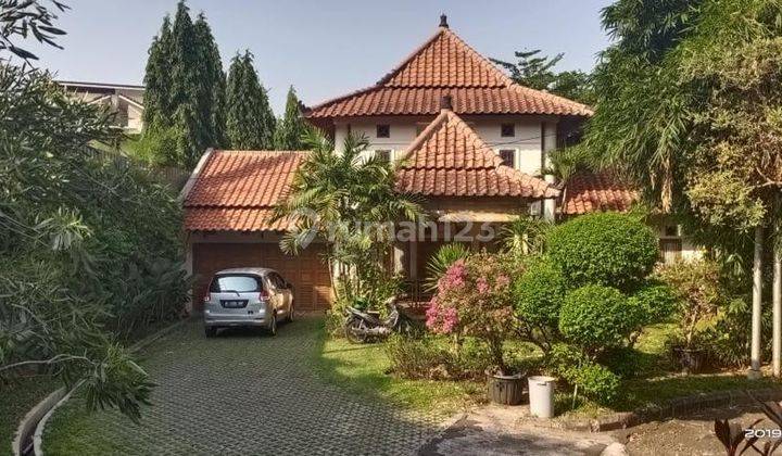 Rumah dijual ada kolam renang di Riverpark Bintaro Sektor 8 1