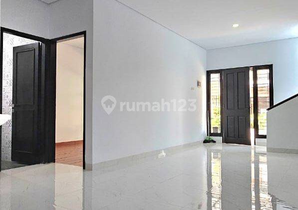 Rumah siap huni sudah renovasi di Emerald Town House 2