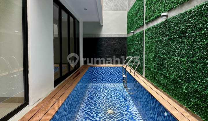 Di Jual Rumah Baru Ada Kolam Renang di Bintaro Sektor 9 2