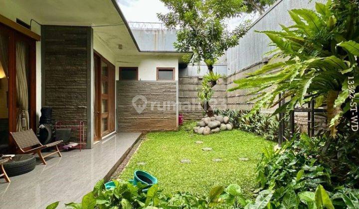 Dijual Rumah Siap Huni Dengan Halaman Depan Belakang Luas  2