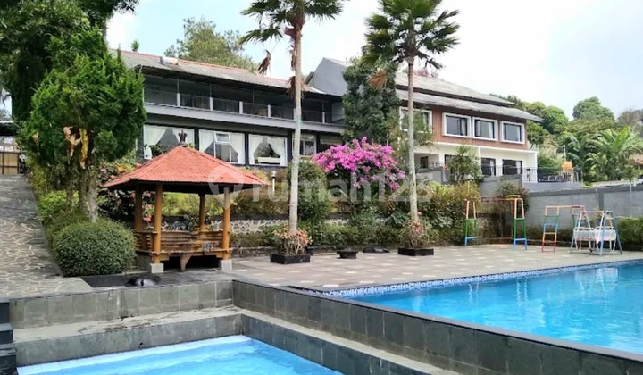 Dijual Villa Cantik Siap Huni Ada Kolam Renang di Cisarua Bogor