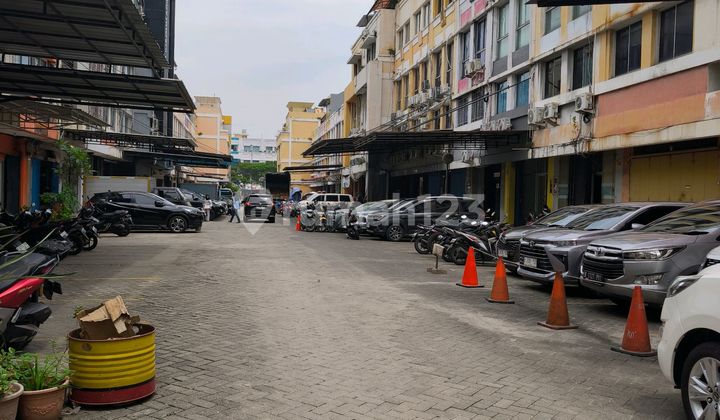 Dijual Ruko Gandeng Cempaka Mas Jakarta Pusat