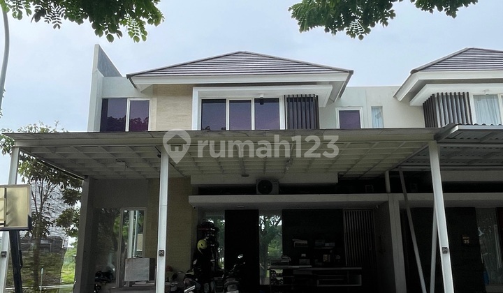 Rumah Hook 2 Lantai View Danau dan Taman Bermain Siap Huni  1