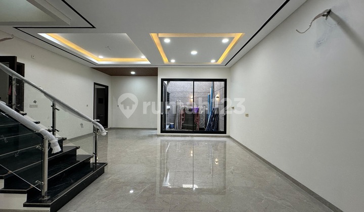 Dijual Rumah Baru 2 Lantai Citraland Utama dekat Graha & Pakuwon 2