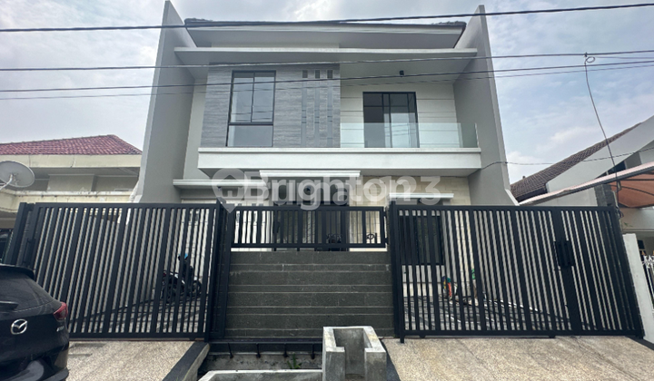 NEW MINIMALIST 2-STORY HOUSE READY TO OCCUPY IN MANYAR NEAR GALAXY MALL, PAKUWON CITY, AND MERR NEW MINIMALIST 2-STORY HOUSE READY TO OCCUPY IN MANYAR NEAR GALAXY MALL, PAKUWON CITY, AND MERR
