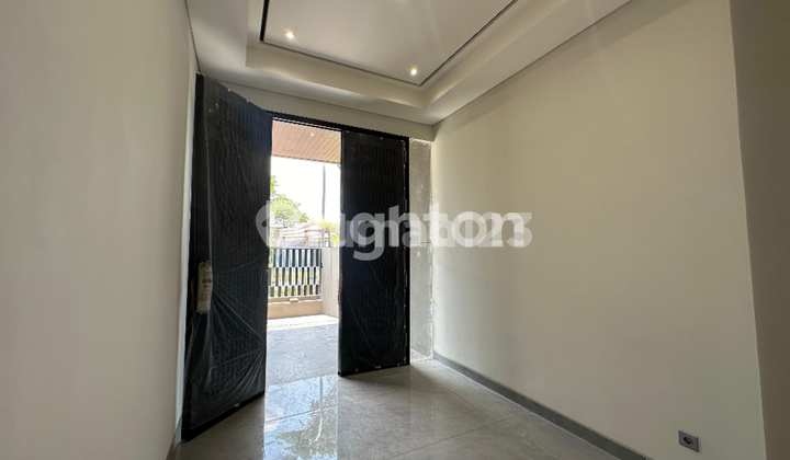 RUMAH MODERN MINIMALIS BARU GRESS DI CITRALAND AREA GOLF DEKAT GRAHA DAN PAKUWON INDAH 2