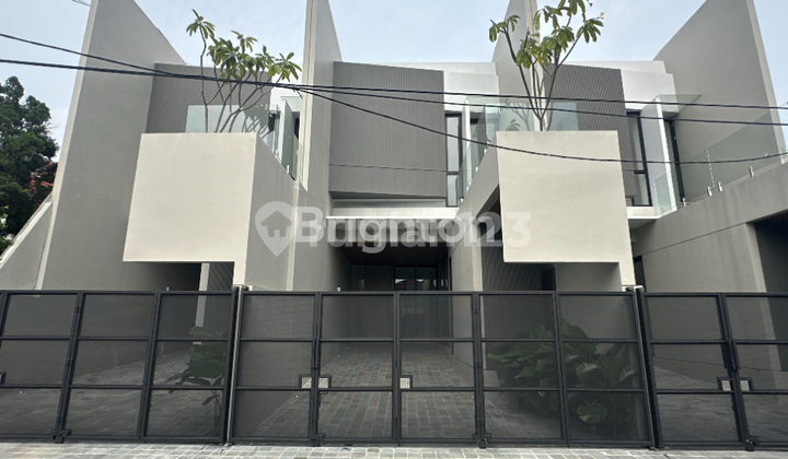 NEW READY-TO-OCCUPY MINIMALIST HOUSE IN MANYAR NEAR GALAXY MALL AND PAKUWON CITY NEW READY-TO-OCCUPY MINIMALIST HOUSE IN MANYAR NEAR GALAXY MALL AND PAKUWON CITY