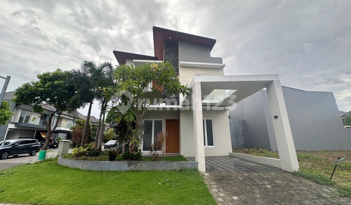 Rumah Minimalis 2,5 Lantai Graha Natura dekat Citraland