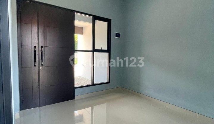 Affordable house in Pamulang, strategic location, price around 600 million. 2