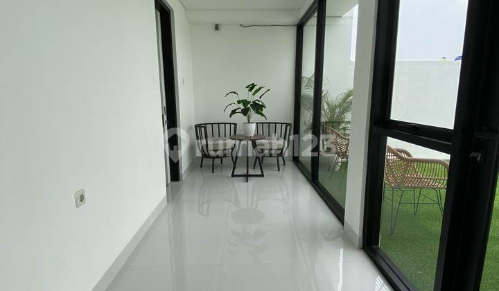 rumah 3 lantai plus rooftop di pondok cabe 5 menit ke pintu tol 2