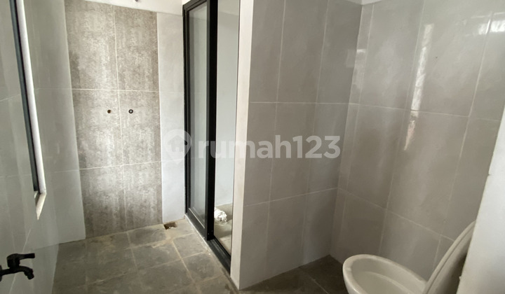 rumah strategis di serpong pinggir jalan raya the smart berlian 2