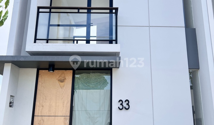 Ready-to-Occupy House, in Lippo Karawaci, Cendana Essence 2