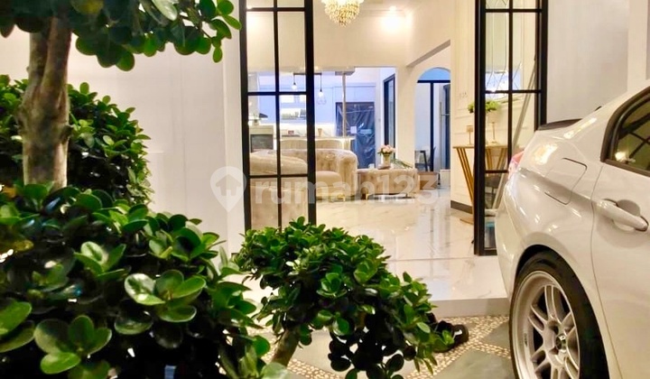 Luxurious American Classic House in Ghania Cluster Semarang 2