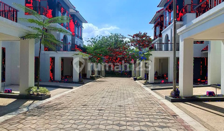 Rumah Mewah 3 Lantai De Villa Telag Bodas Semarang 2