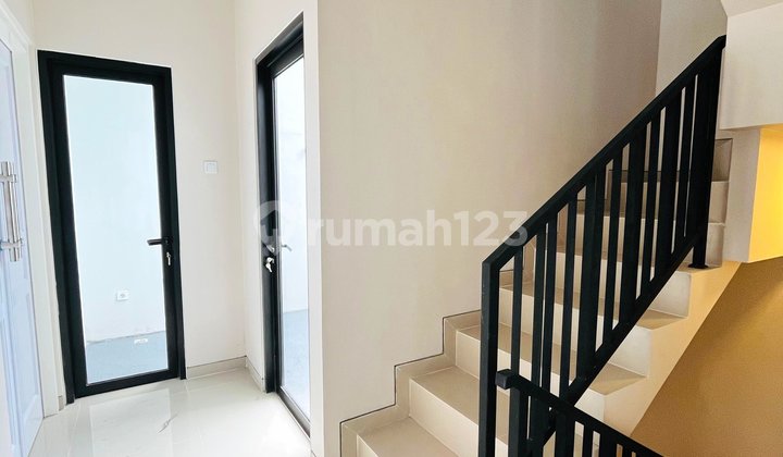 Dijual Rumah Baru 3 Lantai De Villa Majapahit Semarang Dijual Rumah Baru 3 Lantai De Villa Majapahit Semarang