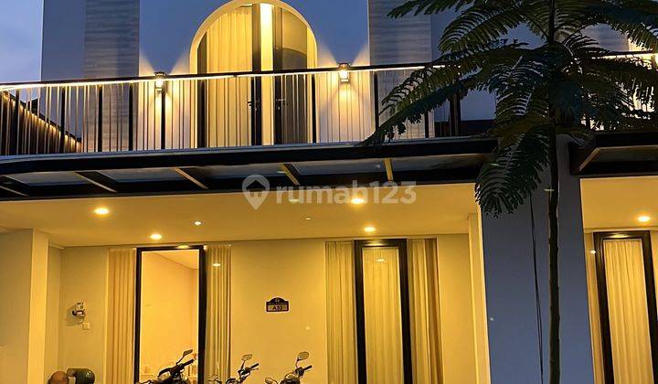 Dijual Rumah Mewah Modern Classic 2 Lantai De Villa Semarang 2