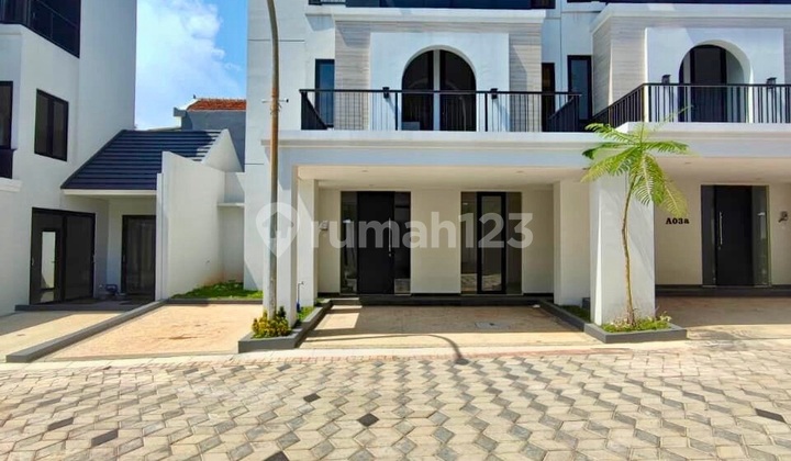 For Sale Luxury 3-Story House Cluster Near Akpol Semarang 2