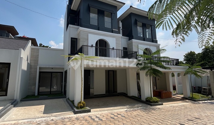 Dijual Rumah Mewah 3 Lantai De Villa Telaga Bodas Semarang 1