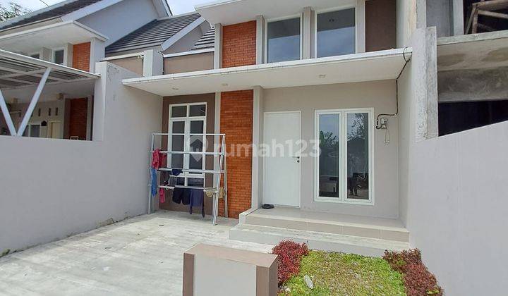 Rumah Modern Minimalis Harga Terjangkau Lingkungan Cluster 2