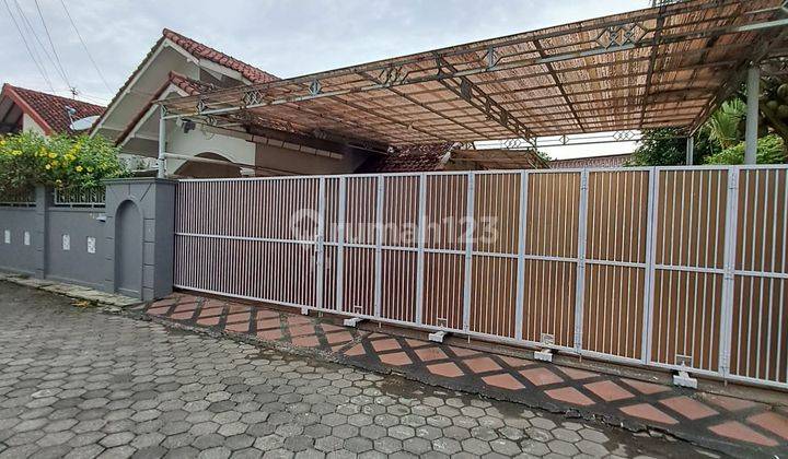 Rumah Luas Dan Megah di Godean Dekat Ringroad Barat 1