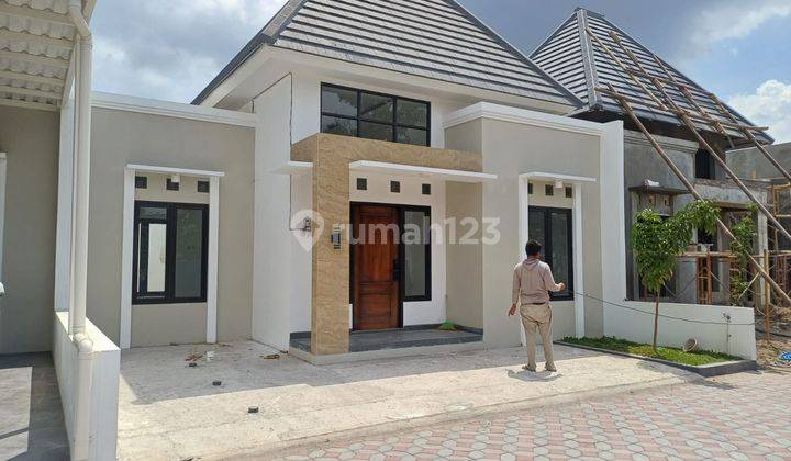 Rumah Scandinavian Cantik Dalam Perum Dekat Bandara Adi Sucipto 1