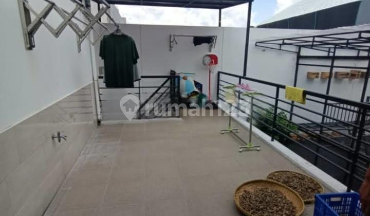 Dijual Rumah Mewah Minimalis 2 Lantai Area Kertajaya Indah Utara 2