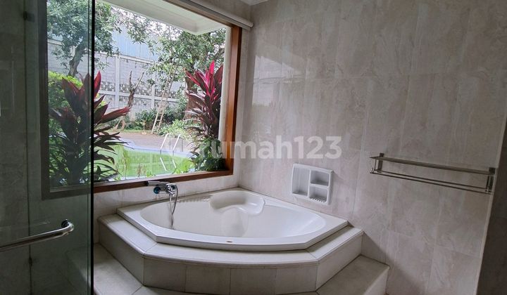 Rumah di Kemang Dalam Bagus Premium Area Bebas Banjir