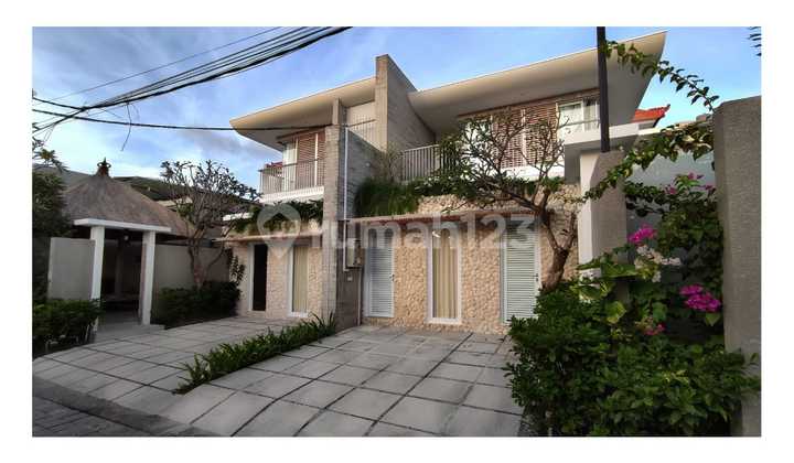 Rare Villa Petitenget For Rent Yearly 10