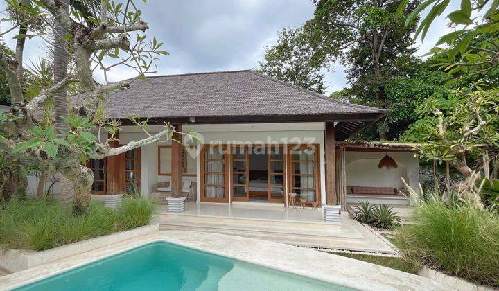 Modern Japandi Villa in Batubolong, Only 5 Minutes to Bolong Beach. 2