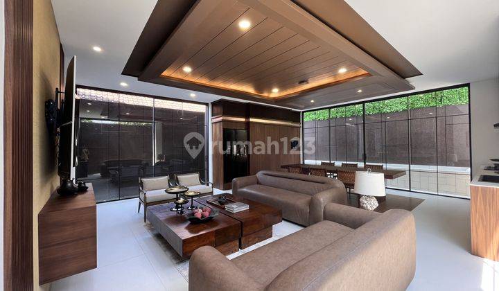 A Contemporary Villa In Seminyak By A Winning Property Award Architect. 1