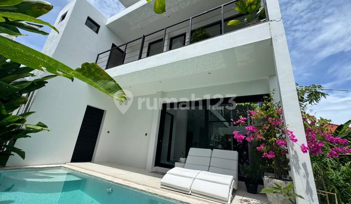 Villa With Rooftop & Rice Field View In Tumbak Bayuh