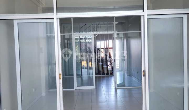 3 Floors Strategic Shop House in Sanur 2