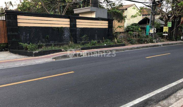 Dijual Tanah Lokasi Strategis Komersial di Jalan Utama Uluwatu 1