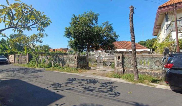 Land for Sale with Building Bonus in Tukad Citarum Renon 1